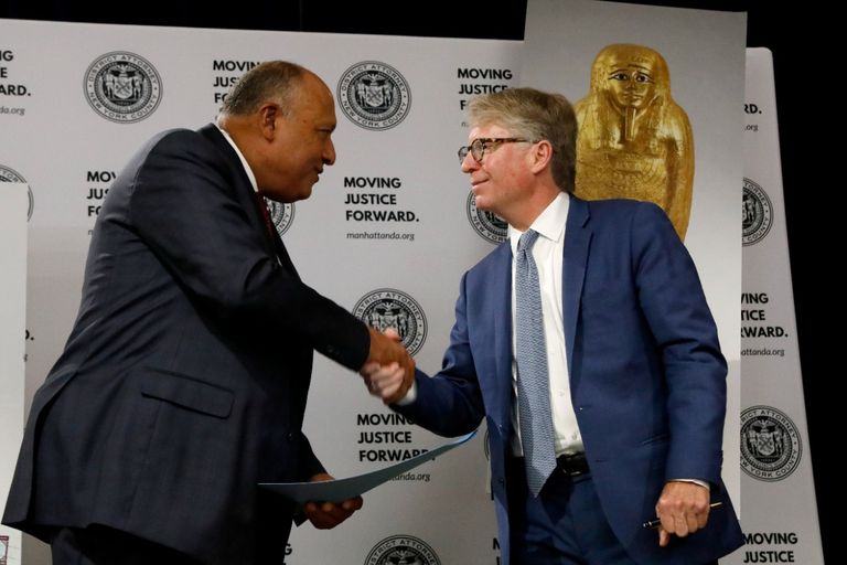 من مراسم إعادة التابوت لمصر