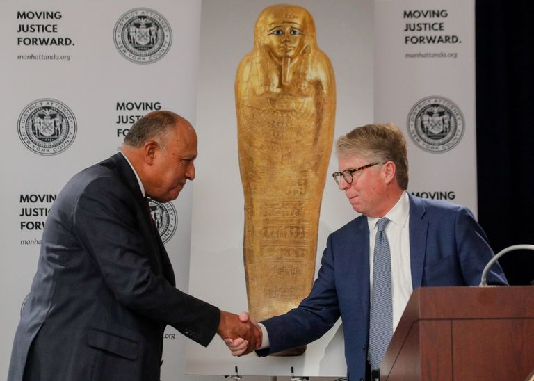 من مراسم إعادة التابوت لمصر