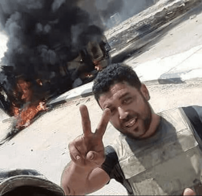 آثار الانفجار الذي ضرب منطقة الحرشة بمدينة الزاوية الليبية