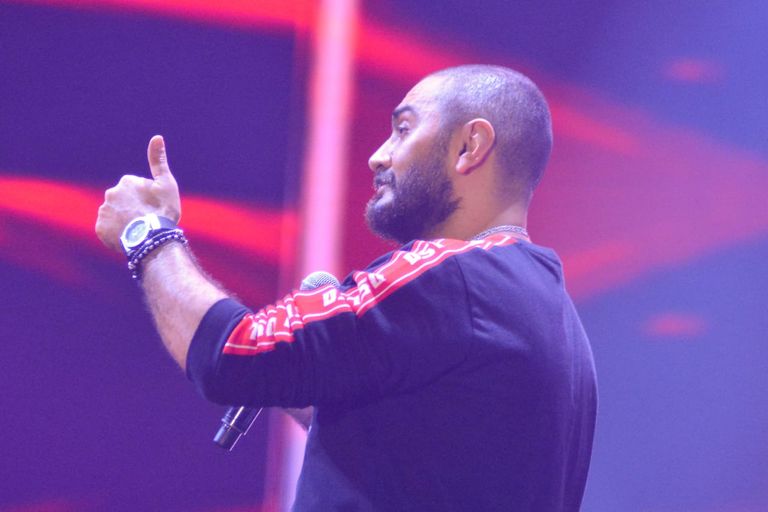 المطرب المصري تامر حسني خلال الحفل