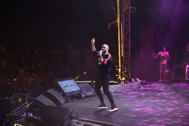 المطرب المصري تامر حسني خلال الحفل