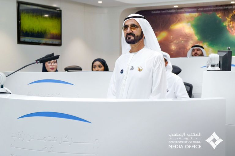 الشيخ محمد بن راشد آل مكتوم يتحدث لهزاع المنصوري