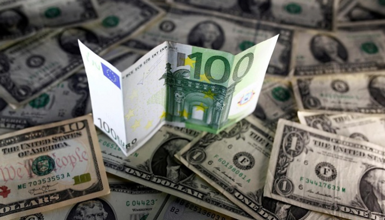 الدولار واليورو - أرشيفية 