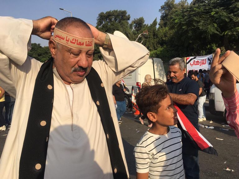 حشود مؤيدة للرئيس عبدالفتاح السيسي بالقاهرة