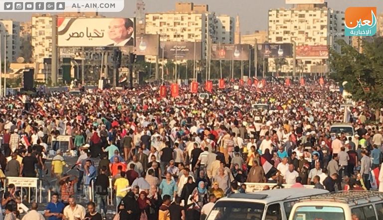 حشود مؤيدة للرئيس عبدالفتاح السيسي بالقاهرة