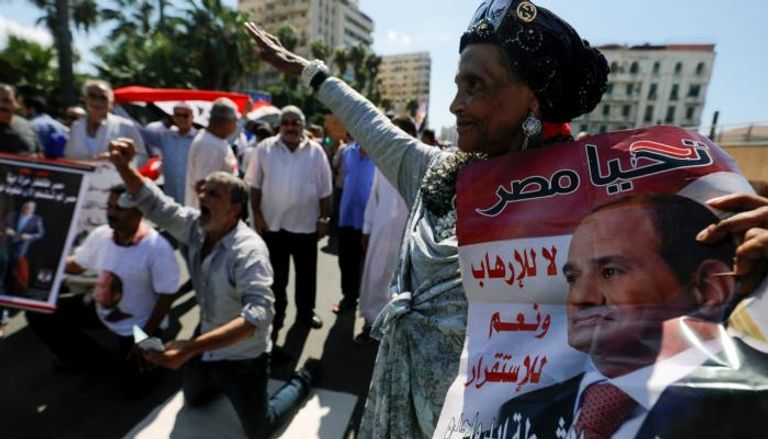 حشود من المصريين تدفقت على مختلف الميادين لتأييد الرئيس السيسي