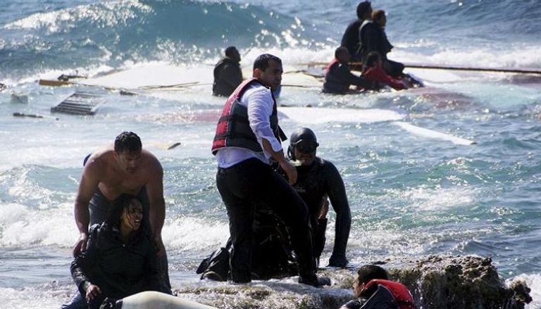 غرق 7 مهاجرين قبالة شواطئ اليونان