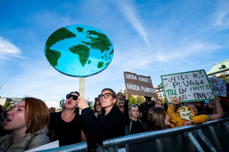 طلاب يتظاهرون في مدن أوروبية من أجل المناخ