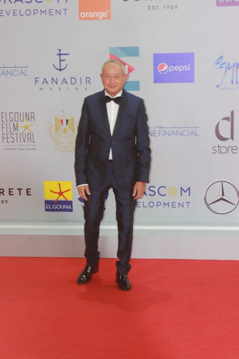 النجم العالمي ستيفن سيجال