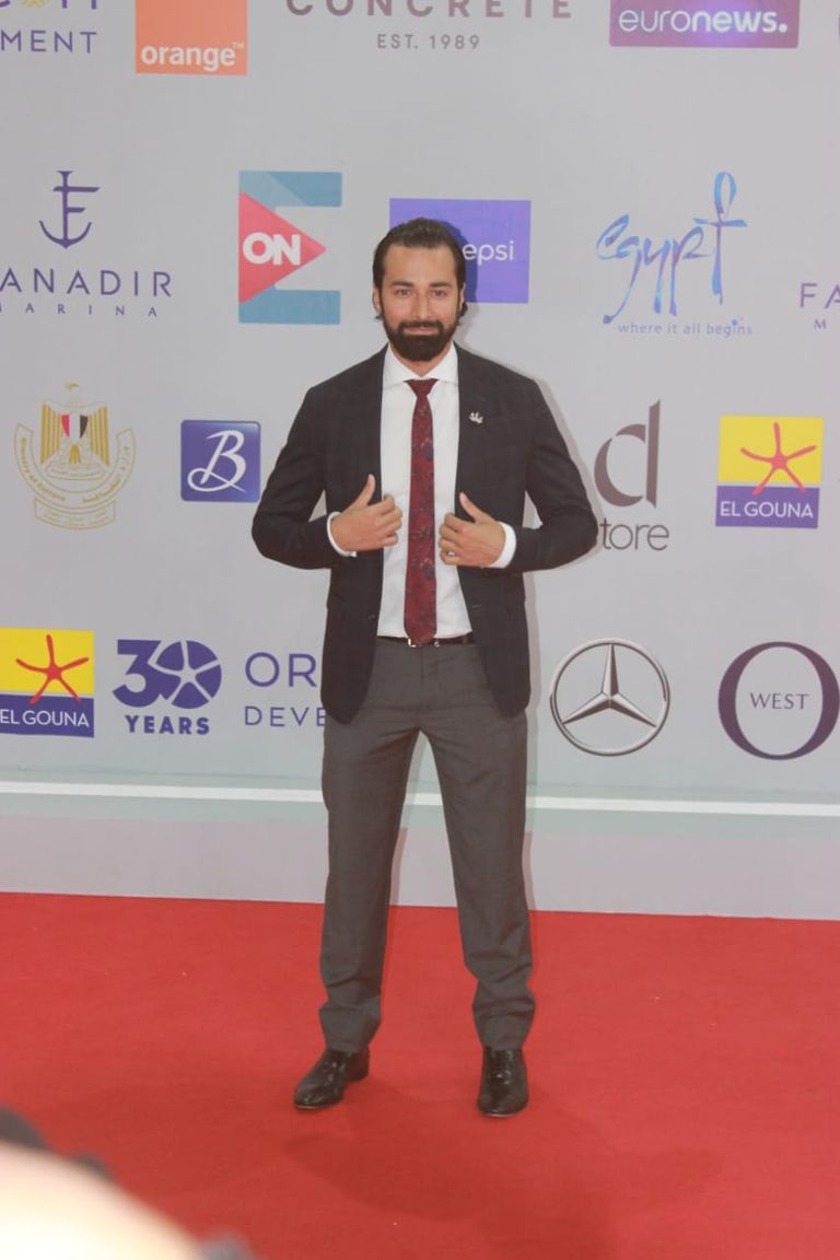 النجم العالمي ستيفن سيجال