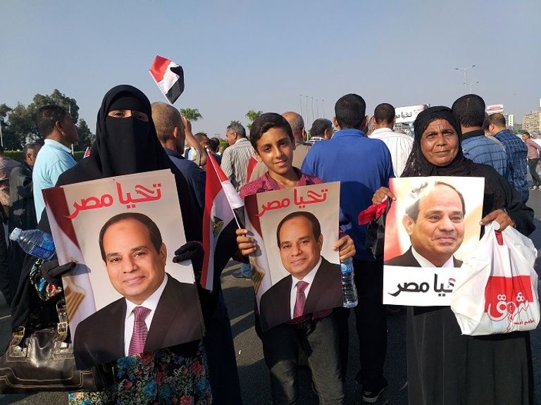 وكالات الأنباء العالمية ترصد بالصور حشود التأييد في مصر - صورة 1