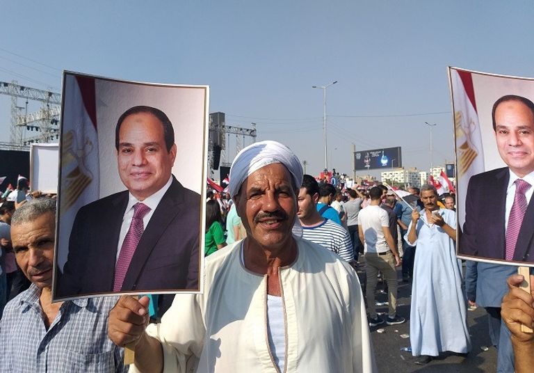 وكالات الأنباء العالمية ترصد بالصور حشود التأييد في مصر - صورة 2