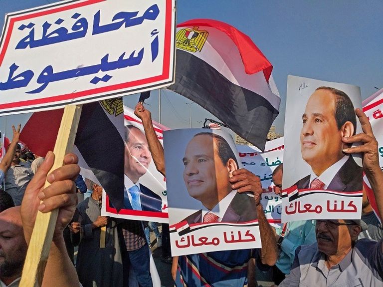 وكالات الأنباء العالمية ترصد بالصور حشود التأييد في مصر - صورة 5