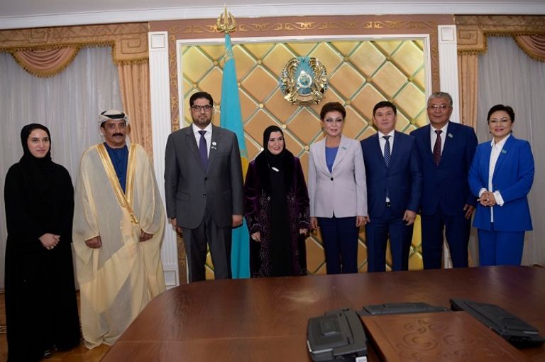 الدكتورة أمل عبدالله القبيسي ورئيسة مجلس الشيوخ الكازاخستاني
