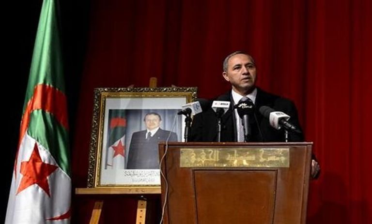 عز الدين ميهوبي أمين عام "التجمع الوطني الديمقراطي" بالجزائر - أرشيفية ميهوبي أمين عام التجمع الوطني الديمقراطي بالجزائر يترشح للرئاسة