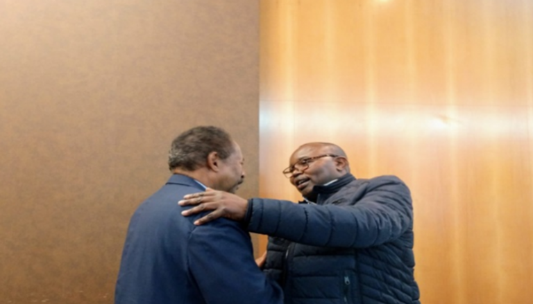 حمدوك يبحث مع رئيس حركة "تحرير السودان" سبل تحقيق السلام