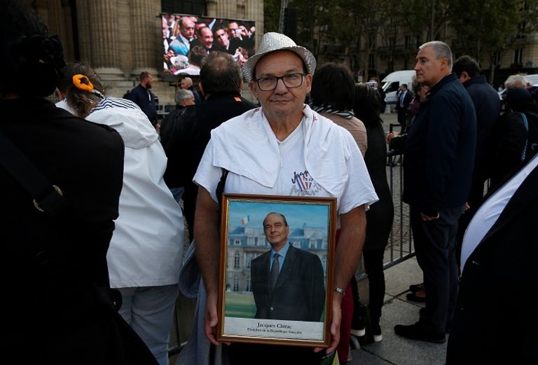 حداد وطني وجنازة رسمية لجاك شيراك في فرنسا - رويترز