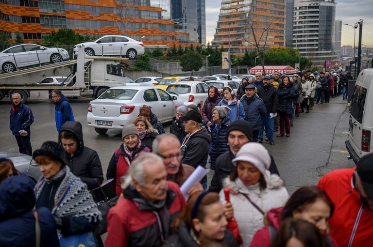 آلاف الأتراك يقدمون طلبات لبلدية إسطنبول اعتراضا على مشروع أردوغان قناة إسطنبول أردوغان يواجه معارضة شعبية ورسمية بشأن قناة إسطنبول