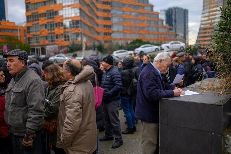 آلاف الأتراك يقدمون طلبات لبلدية إسطنبول اعتراضا على مشروع أردوغان قناة إسطنبول أردوغان يواجه معارضة شعبية ورسمية بشأن قناة إسطنبول