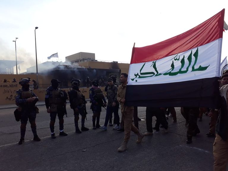 عناصر مليشيا الحشد تنسحب من محيط السفارة الأمريكية