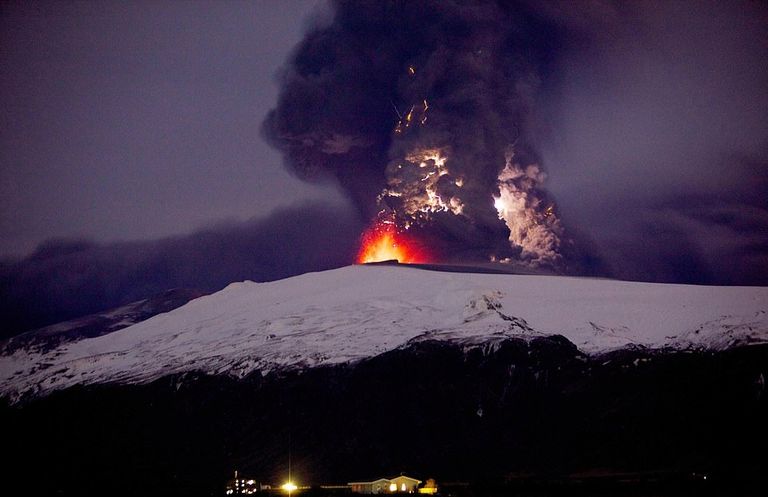 27 صورة ترصد أحداث 10 سنوات