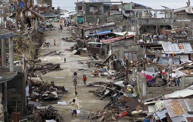 27 صورة ترصد أحداث 10 سنوات