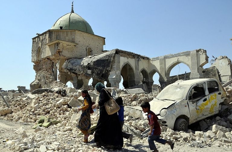 27 صورة ترصد أحداث 10 سنوات