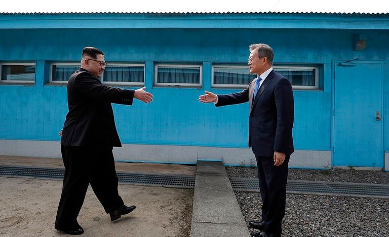 27 صورة ترصد أحداث 10 سنوات