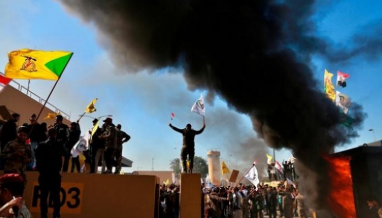 مليشيات إيرانية تحاصر السفارة الأمريكية في بغداد
