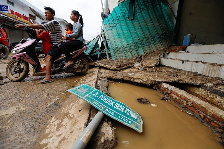 الفيضانات تضرب العاصمة الإندونيسية جاكرتا