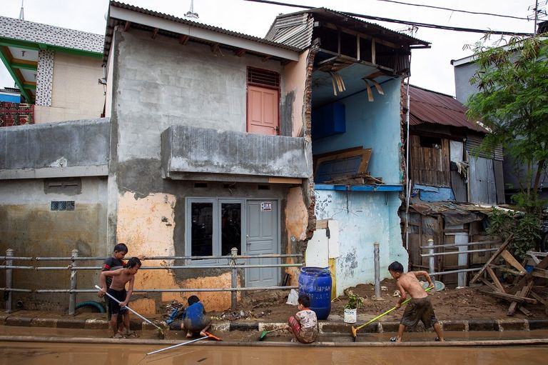 الفيضانات تضرب العاصمة الإندونيسية جاكرتا