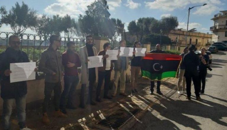 مظاهرة للجالية الليبية في مالطا تندد بالتدخل التركي