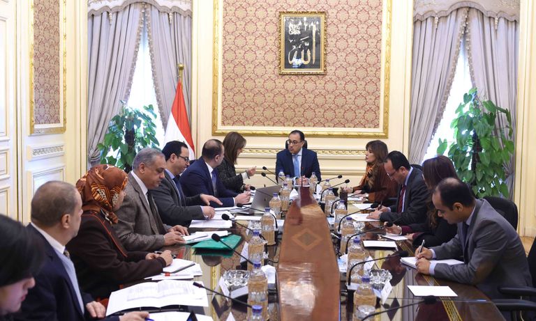 رئيس الحكومة المصرية مع وزيرة التخطيط