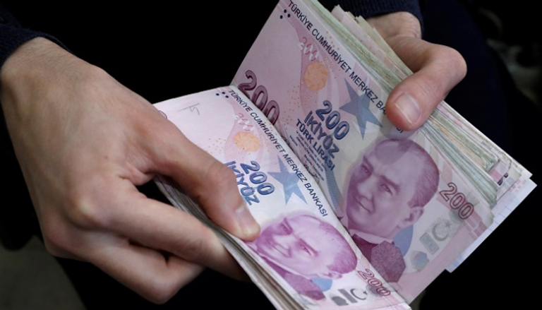 بنوك تركية تبيع أكثر من مليار دولار لإنقاذ الليرة