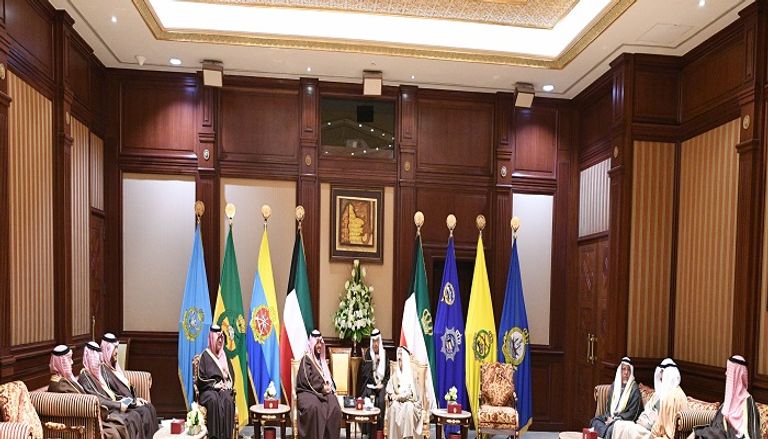 رسالة من العاهل السعودي لأمير الكويت حول تعزيز العلاقات - صورة 1