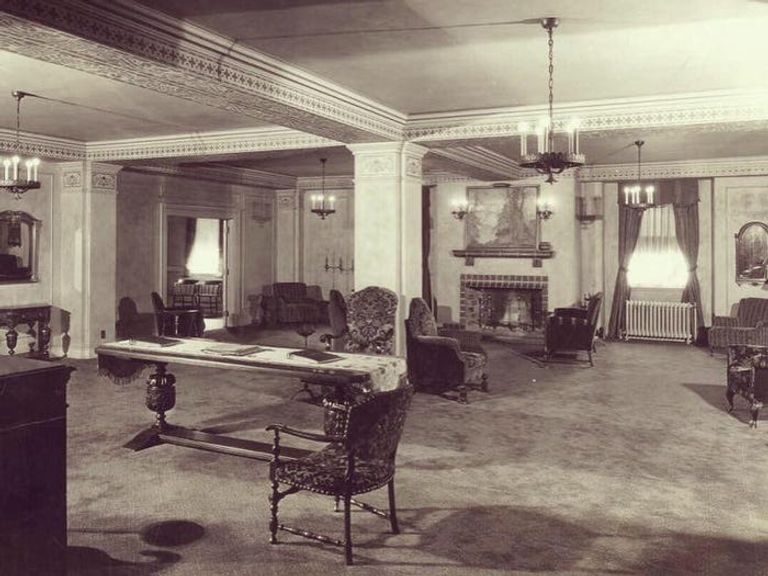 المكان التاريخي يتحول إلى مسكن عائلي