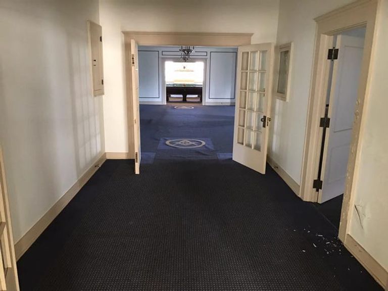 المكان التاريخي يتحول إلى مسكن عائلي