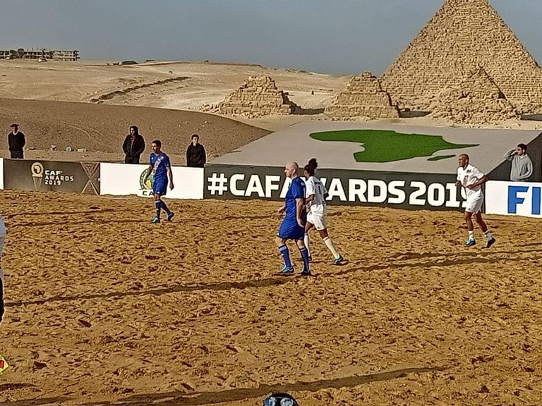 وزير الرياضة المصري مع نجوم العالم