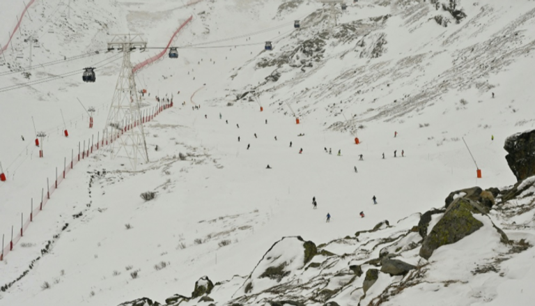 1000 سائح يعلقون في جبال الألب الفرنسية بسبب سوء الأحوال الجوية