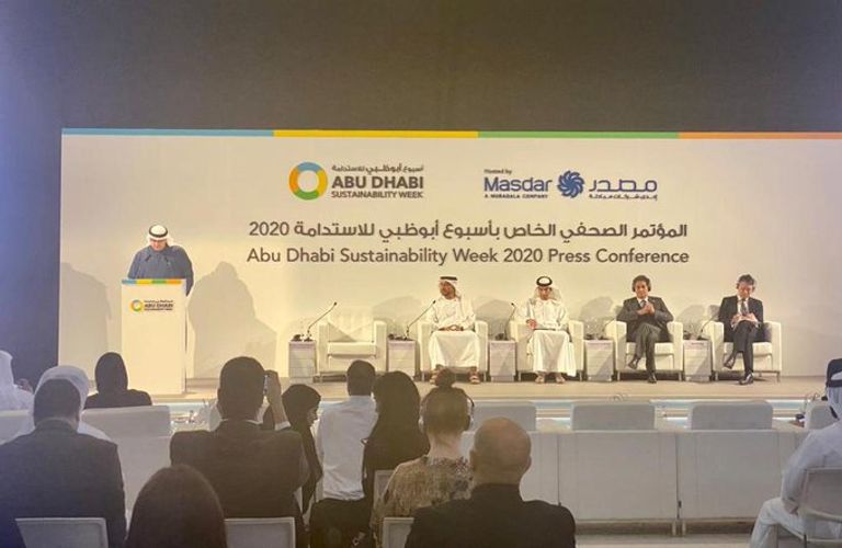 جانب من المؤتمر الصحفي الخاص بأسبوع أبوظبي للاستدامة 2020