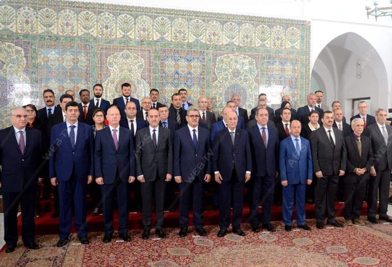 مجلس الوزراء الجزائري - صورة وكالة الأنباء الجزائرية الرئيس الجزائري عبد المجيد تبون ورئيس وزرائه عبد العزيز جراد