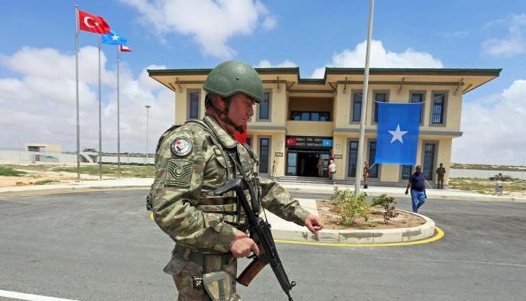 قاعدة عسكرية تركية في العاصمة الصومالية مقديشو - رويترز