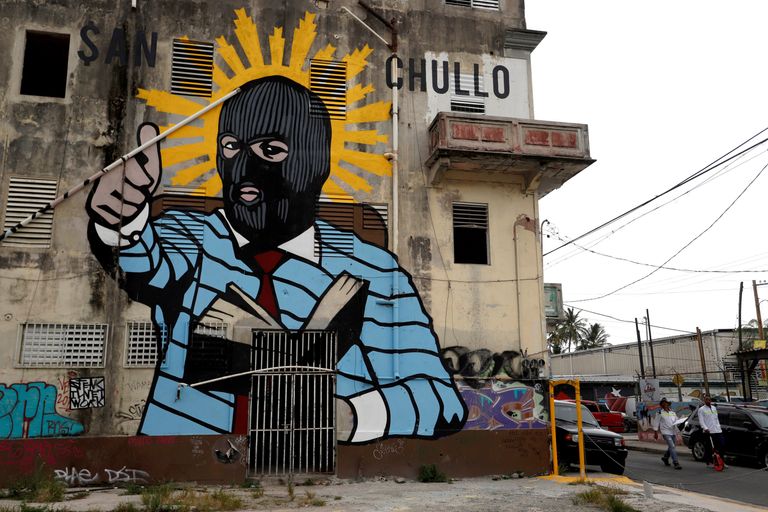 رسم على صهريج في حي سانتورس بمدينة ياوكو جنوب غربي بورتوريكو