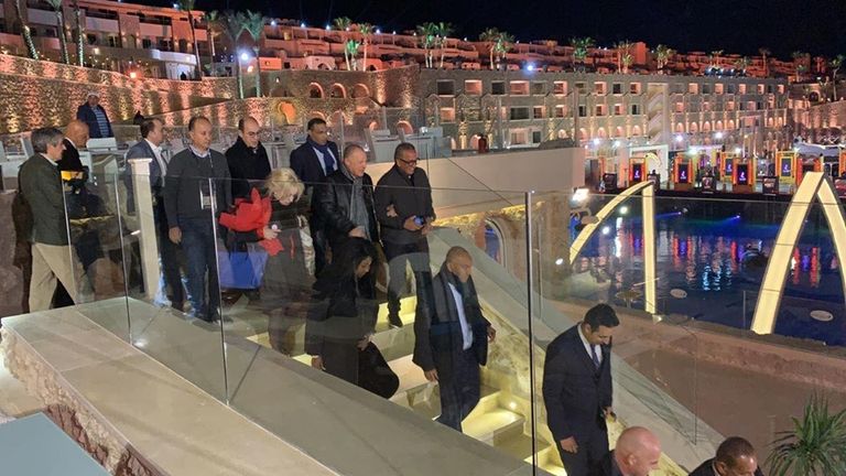 إنفانتينو وفينجر في الغردقة