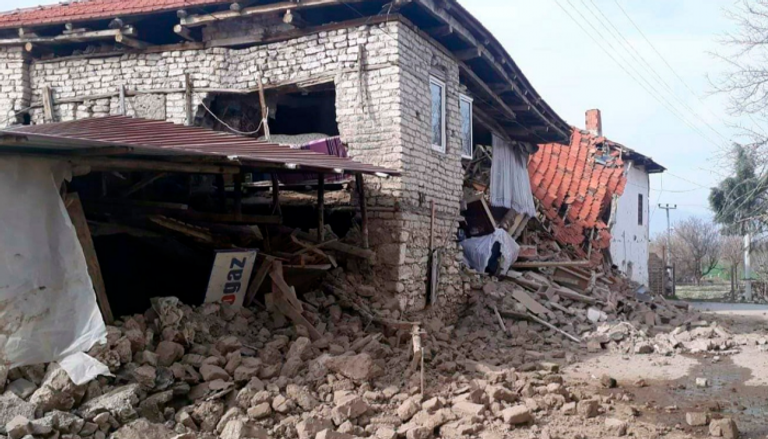 من أحد الزلازل التي ضربت تركيا وأسفرت عن دمار واسع - أرشيفية
