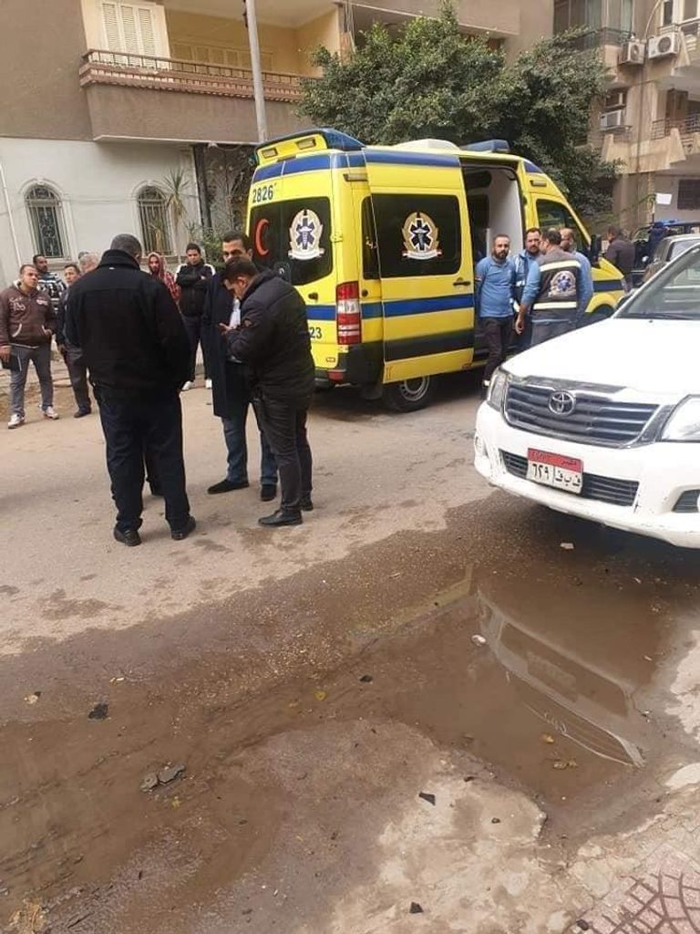 آثار الحريق واضحة على واجهة الفيلا