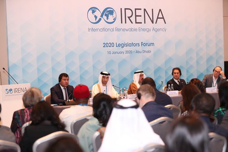 الإمارات 2050.. طاقة خضراء صديقة للبيئة ومحفزة للأجيال القادمة