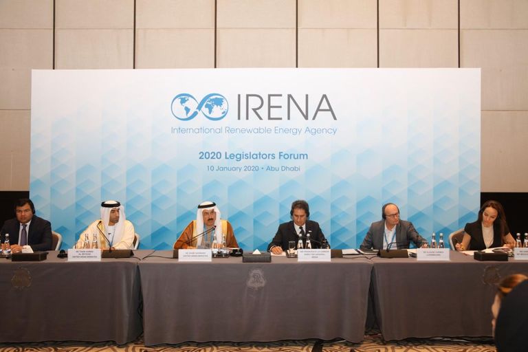 الدكتور ثاني بن أحمد الزيودي وزير التغير المناخي والبيئة الإماراتي