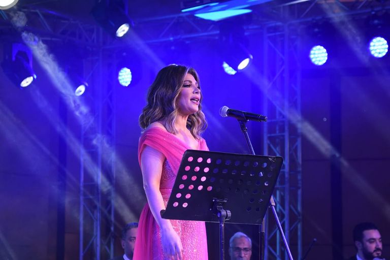 المطربة السورية أصالة