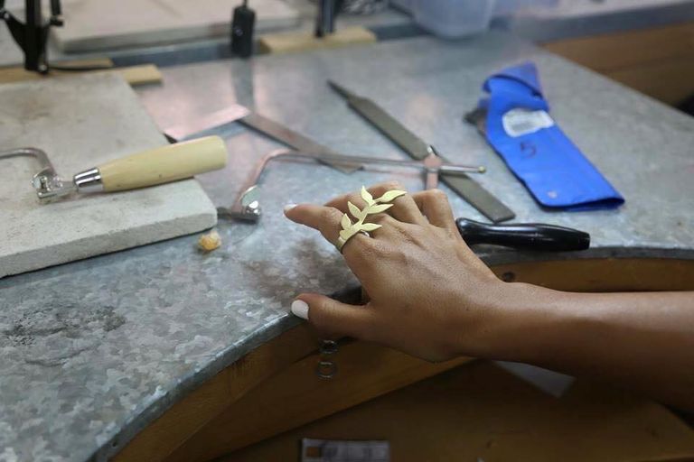 الطبيبة المصرية مي الهادي